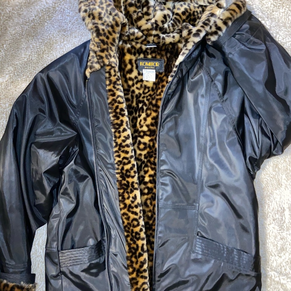 Perfect condition vintage black jacket/cheetahfaux